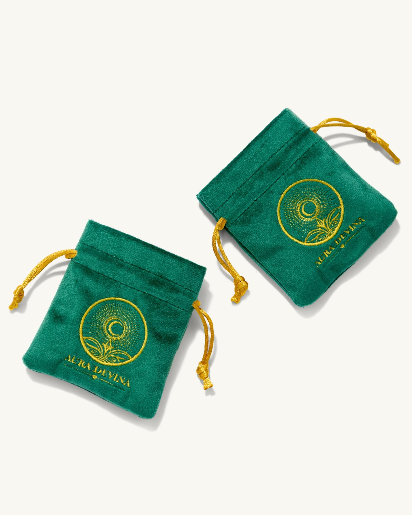 web_shopify_09_10AuraDevina3500_14c6d328-4281-4d2f-9f97-f98221741418-Aura Devina